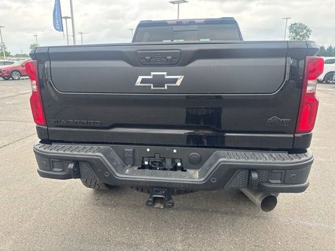 Used 2024 Chevrolet Silverado 2500 ZR2 w/ ZR2 Bison Edition AWD/4WD image 5