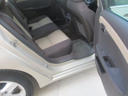 Used 2011 Chevrolet Malibu LS FWD image 21
