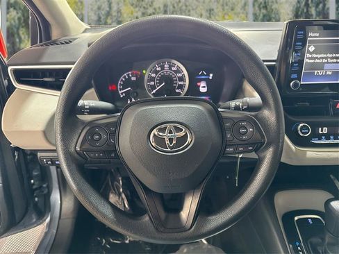 Used 2022 Toyota Corolla LE FWD image 18