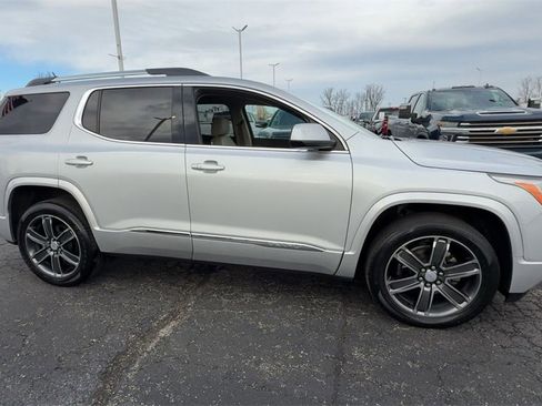 Used 2019 GMC Acadia Denali w/ Technology Package image 9