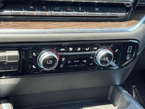 Used 2025 GMC Sierra 1500 Elevation image 22