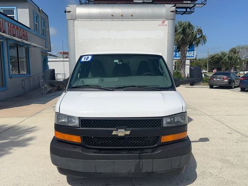 Used 2018 Chevrolet Express 3500 Extended w/ Driver Convenience Package RWD image 8