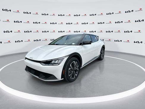 Certified 2024 Kia EV6 Light RWD image 4