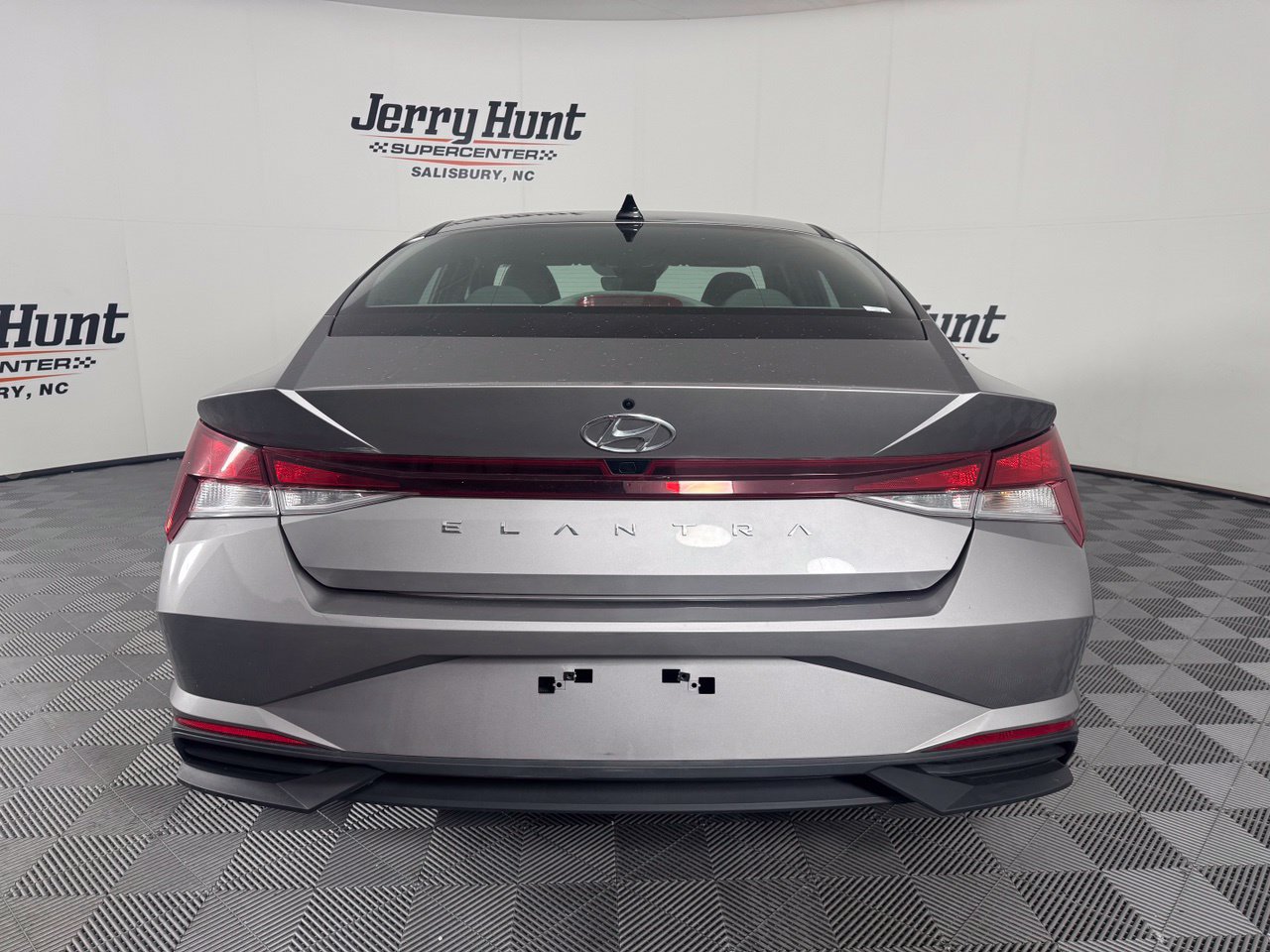 Used 2023 Hyundai Elantra SEL w/ Convenience Package FWD image 8