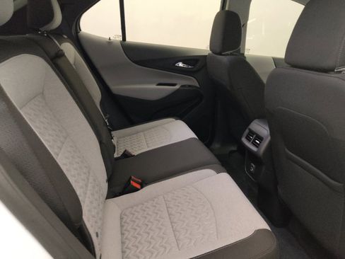 Used 2022 Chevrolet Equinox LS image 19