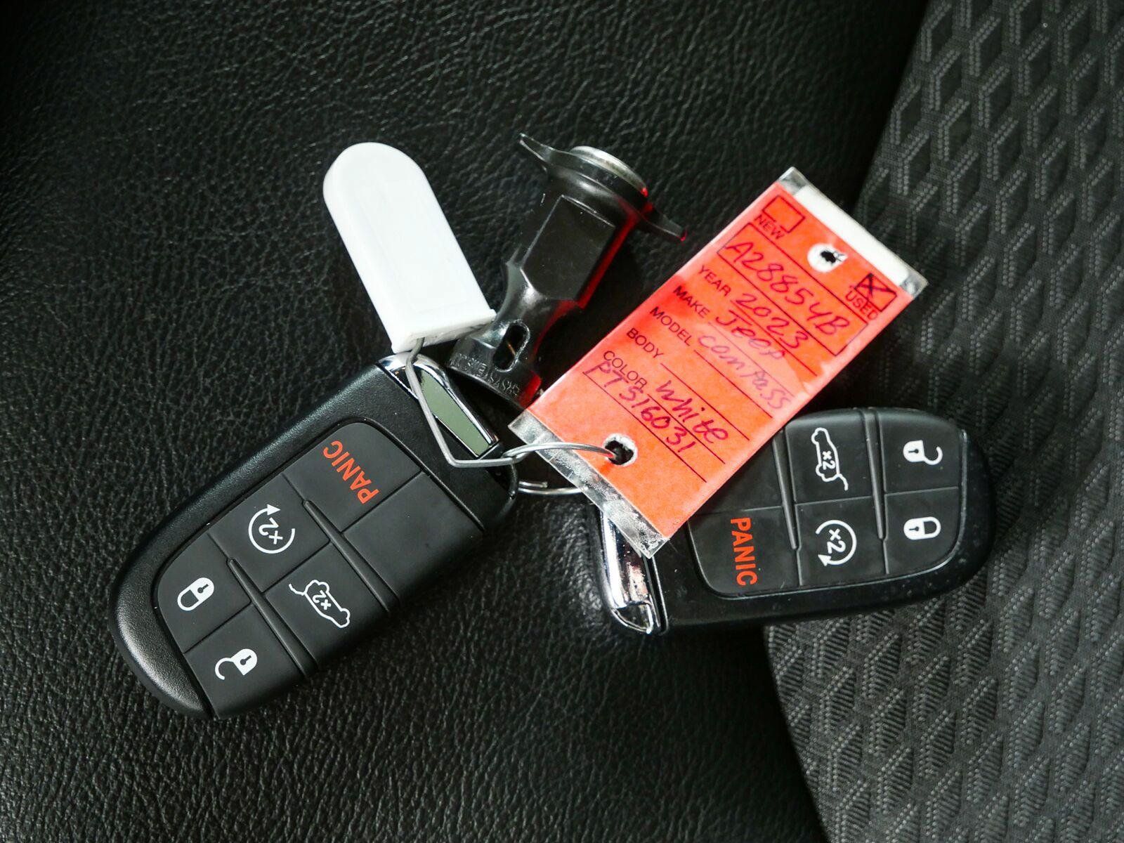 Used 2023 Jeep Compass Latitude w/ Sun and Sound Group AWD/4WD image 41