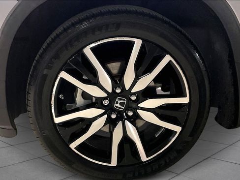 Used 2019 Honda Pilot Touring image 10