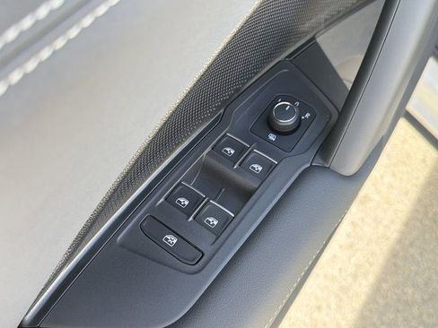 New 2026 Volkswagen Tiguan SE R-Line FWD image 25