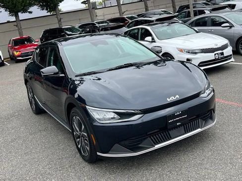 Certified 2024 Kia EV6 Light AWD/4WD image 6