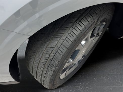 Used 2026 Kia Carnival SX FWD image 40