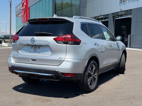 Used 2020 Nissan Rogue SV w/ Sun & Sound Touring Package FWD image 5