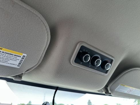 Used 2017 GMC Savana 2500 LT w/ LT Preferred Equipment Group image 21