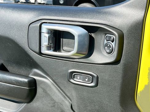 Certified 2023 Jeep Gladiator Mojave AWD/4WD image 18