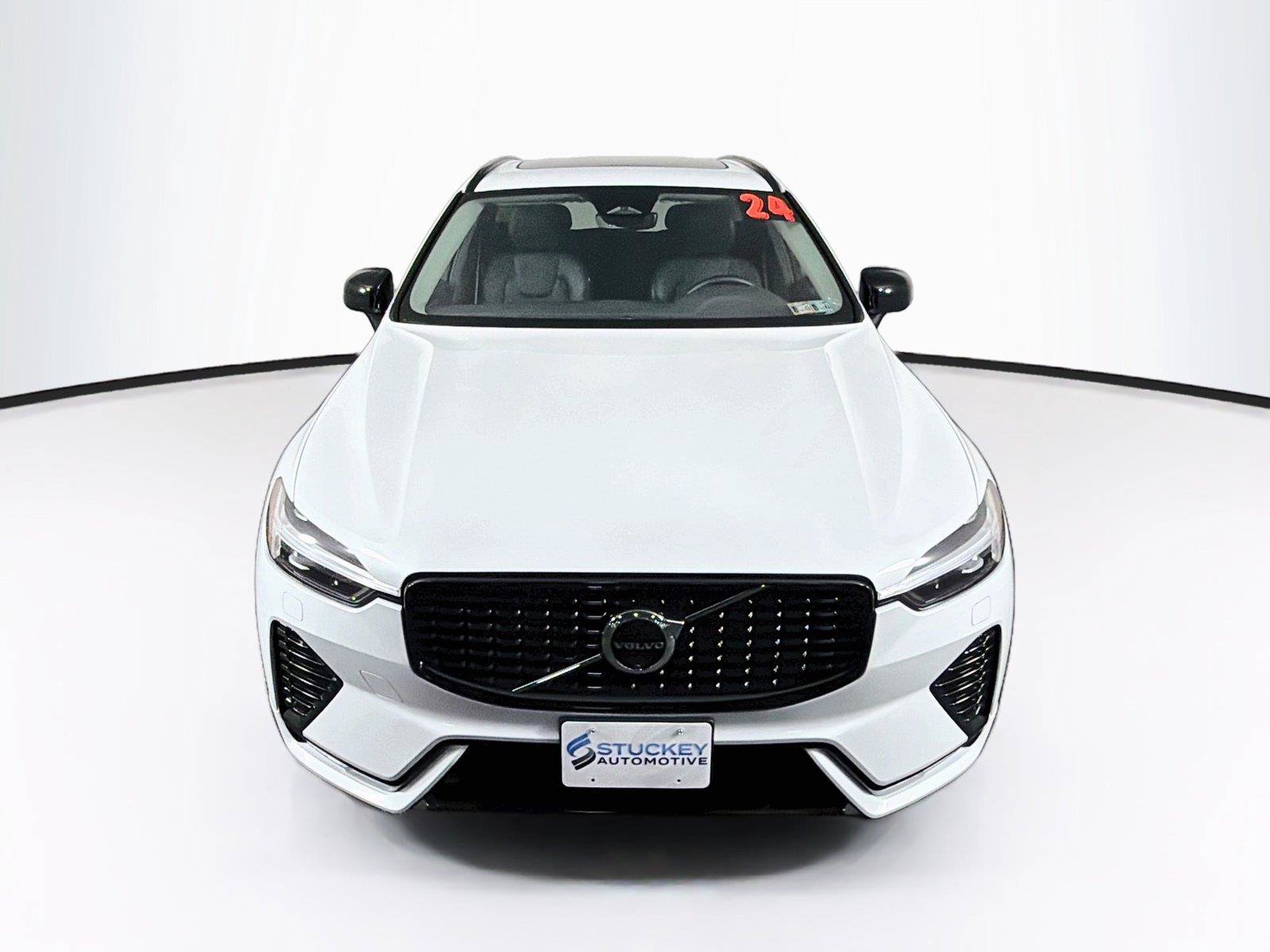 Used 2024 Volvo XC60 B5 Plus w/ Climate Package AWD/4WD image 13