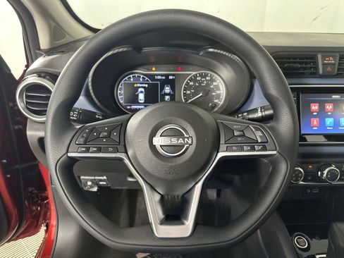 New 2025 Nissan Versa SV image 14