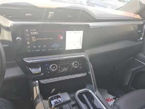 Used 2025 GMC Sierra 1500 Denali w/ Technology Package AWD/4WD image 3