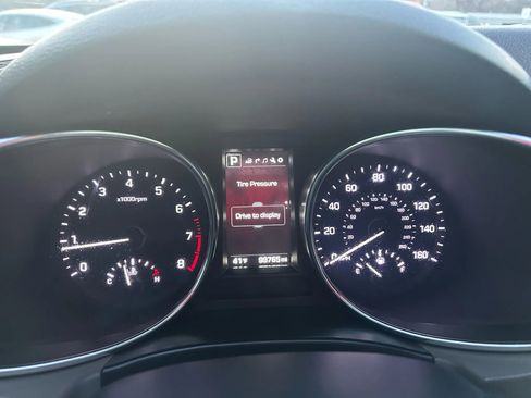 Used 2017 Hyundai Santa Fe FWD image 3