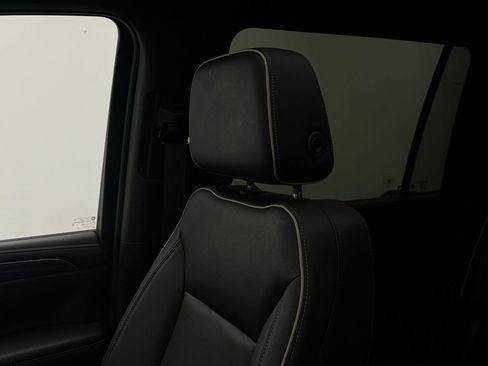 Used 2023 GMC Yukon XL SLT w/ SLT Premium Package AWD/4WD image 49