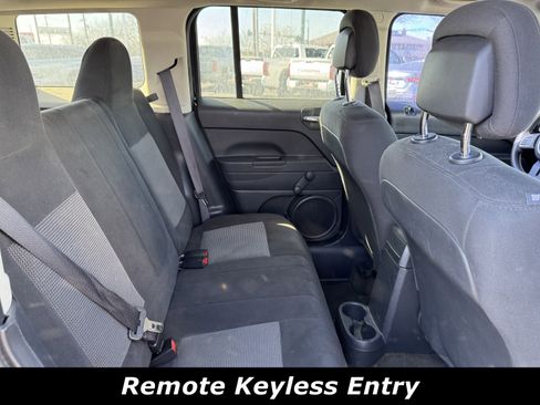 Used 2017 Jeep Patriot Sport w/ Tire & Wheel Group image 7