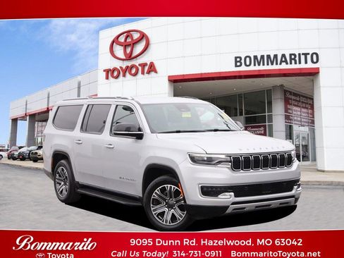 Used 2023 Jeep Wagoneer L Series II AWD/4WD image 1