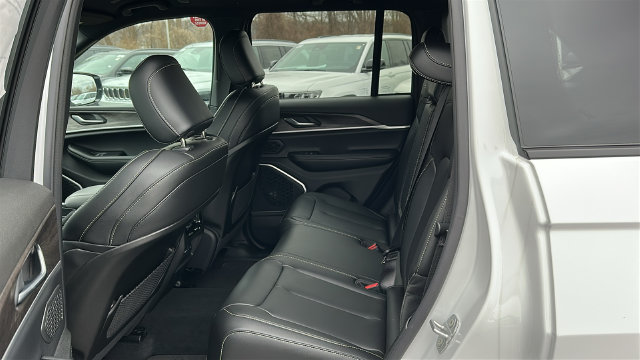 New 2026 Jeep Grand Cherokee Limited AWD/4WD image 22
