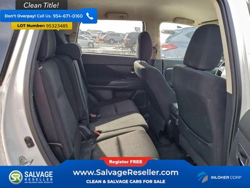 Used 2014 Mitsubishi Outlander SE image 13
