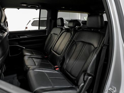 Used 2023 Jeep Wagoneer Series II image 34