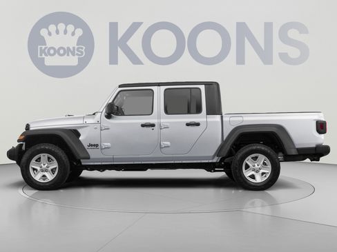 Used 2020 Jeep Gladiator Sport w/ Quick Order Package 24S AWD/4WD image 2