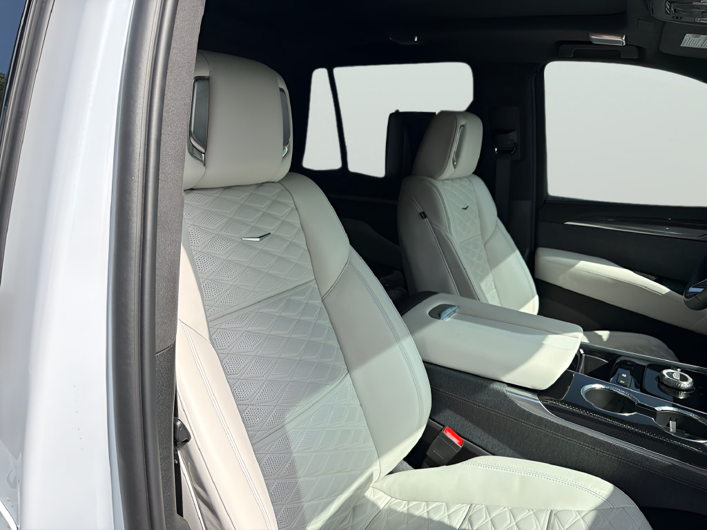 Certified 2026 Cadillac Escalade V w/ LPO, ONYX Package AWD/4WD image 44
