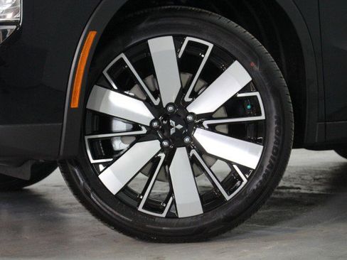 New 2026 Mitsubishi Outlander SE image 3