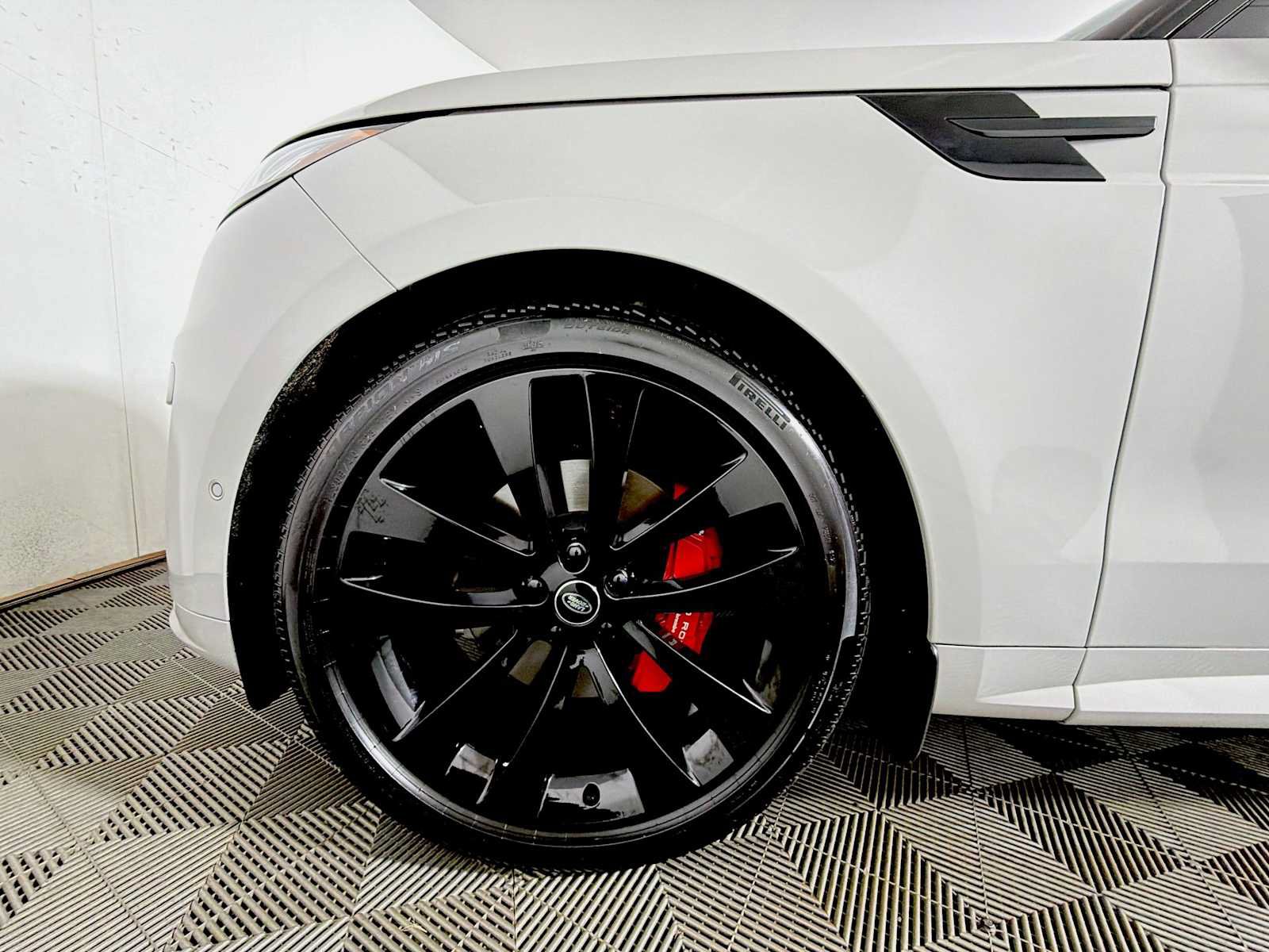 Used 2025 Land Rover Range Rover Sport Dynamic SE AWD/4WD image 8