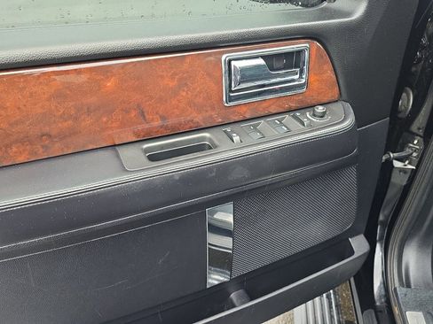 Used 2016 Lincoln Navigator L Select image 14