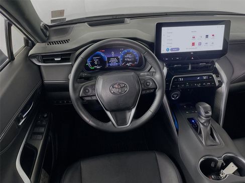 Used 2023 Toyota Venza Limited image 24