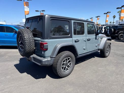 Used 2024 Jeep Wrangler Unlimited Rubicon AWD/4WD image 14