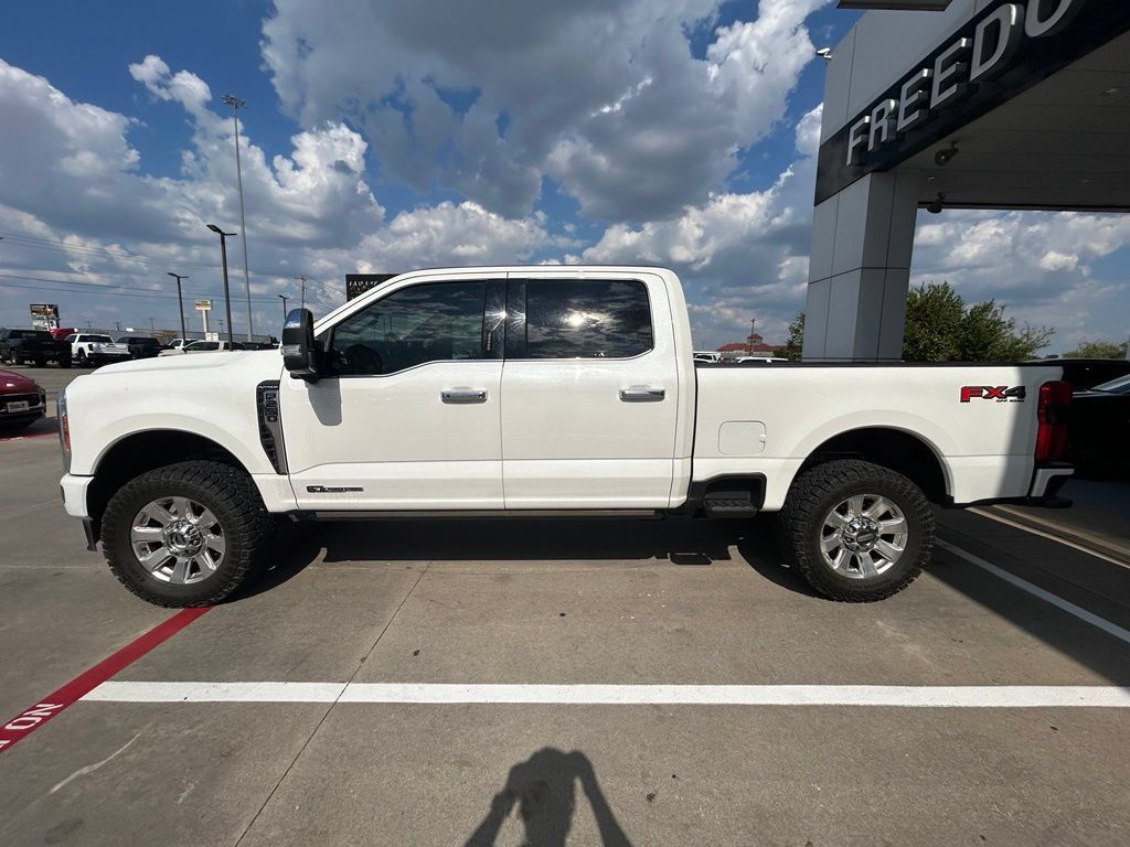 Used 2023 Ford F250 Platinum w/ FX4 Off-Road Package AWD/4WD image 2