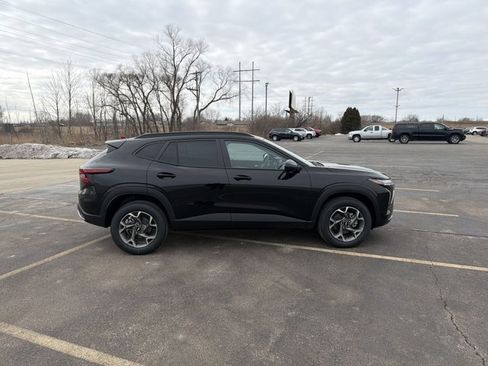 New 2026 Chevrolet Trax LT image 4