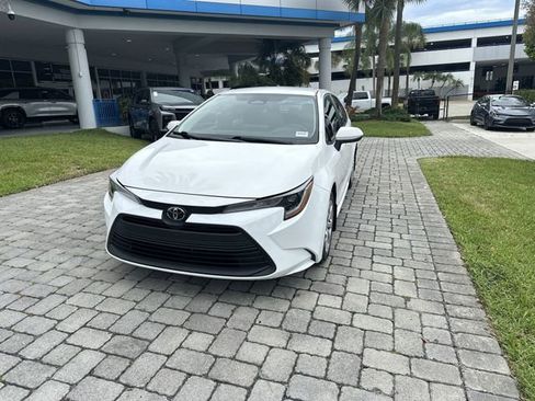 Used 2024 Toyota Corolla LE FWD image 19