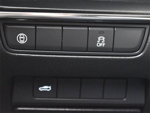 Used 2019 MAZDA MAZDA3 Sedan w/ Select Package image 23