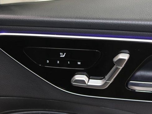 Used 2025 Mercedes-Benz C 300 Sedan image 23