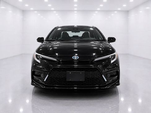Used 2025 Toyota Corolla SE w/ Convenience Package FWD image 8
