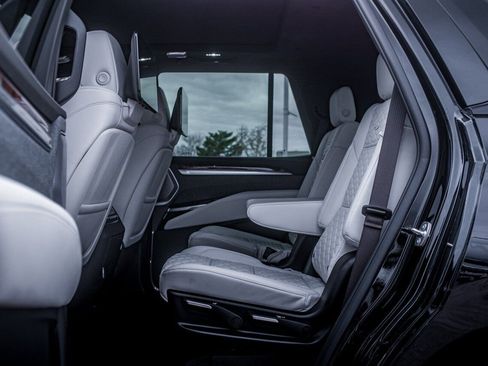 Used 2026 Cadillac Escalade Platinum Sport w/ LPO, Floor Liner Package image 36