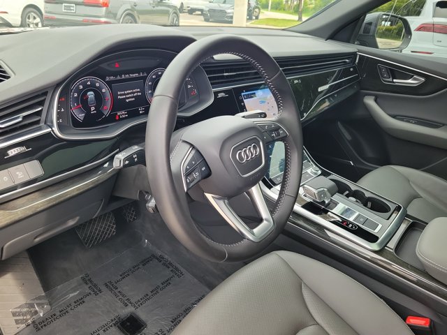 Used 2020 Audi Q8 Premium Plus w/ Premium Plus Package AWD/4WD image 17