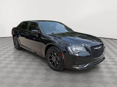 Used 2019 Chrysler 300 S AWD/4WD image 7