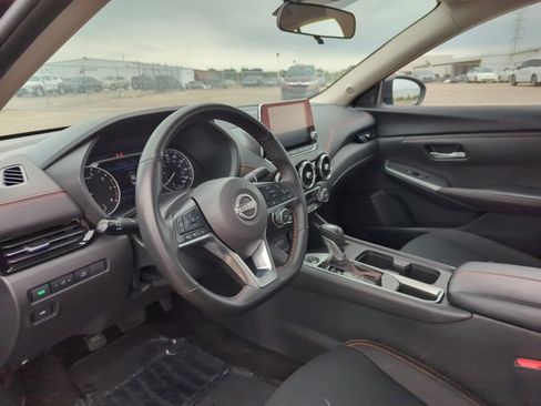 Used 2025 Nissan Sentra SR FWD image 8