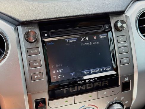 Used 2018 Toyota Tundra SR5 AWD/4WD image 15