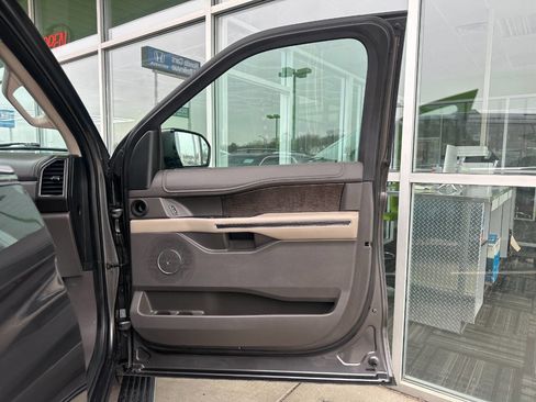 Used 2018 Ford Expedition Limited w/ Equipment Group 302A image 49