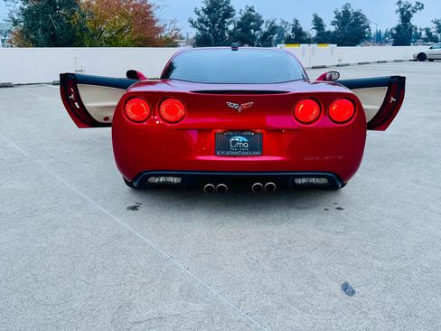 Used 2005 Chevrolet Corvette Coupe w/ Preferred Equipment Group RWD image 45