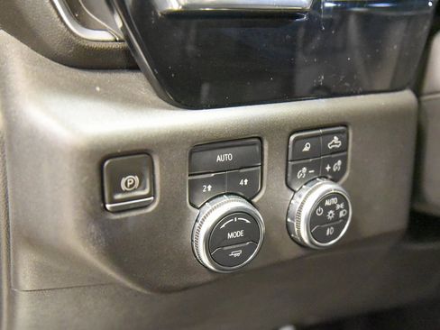 Used 2022 GMC Sierra 1500 SLT w/ SLT Convenience Package image 18