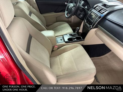 Used 2013 Toyota Camry LE FWD image 44