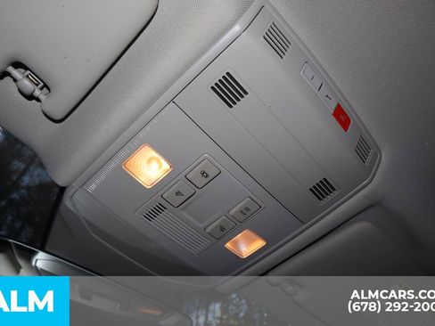 Used 2024 Volkswagen Jetta SE image 34